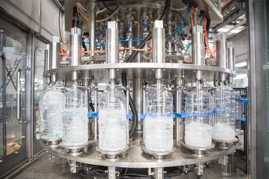 Automatische Servokolben-Flüssigkeits-Haustier-Glasflasche, Monoblock-Salat, Oliven, Sojabohnen, Sonnenblumen, Speiseöl, Honig, Abfüllung, Abfüllung, Verschließen, Etikettierung, Verpackungsanlage